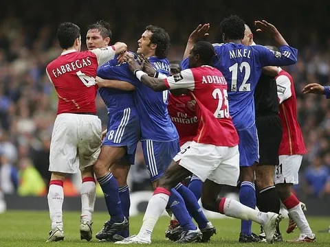 Đây! Những lần đối đầu kinh điển giữa Chelsea và Arsenal