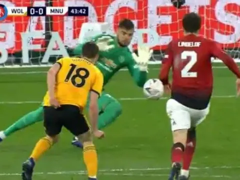 'Romero đã lao ra như một tia chớp'