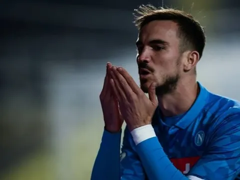 Quyết giật "ngôi sao 30 triệu" từ tay Napoli, Real nhận cú phản đòn cực mạnh