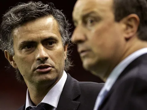 Biến căng ở Premier League: Nhận lương siêu khủng, "cựu thù" giúp Mourinho trở lại ngoạn mục?