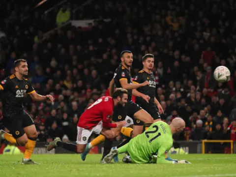 5 điểm nhấn Man United 1-0 Wolves: Ole có bài "lạ"; Quỷ đỏ tìm ra số 10 đích thực