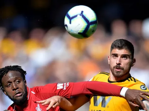 M.U giải phóng hậu vệ 60 triệu euro; Juve chi lương khủng cho 'cạ cứng' của CR7