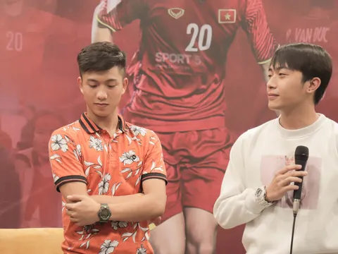 Phan Văn Đức “quẩy” tưng bừng tại buổi họp fan và mừng sinh nhật