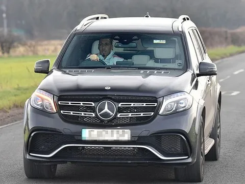 Spurs "học" Man Utd giết chết Mourinho và câu chửi "gã ngu" của Người đặc biệt