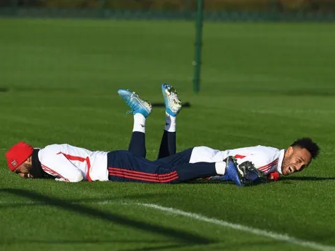 Nghiền nát Southampton, Liverpool tiến gần đến kỷ lục của Arsenal