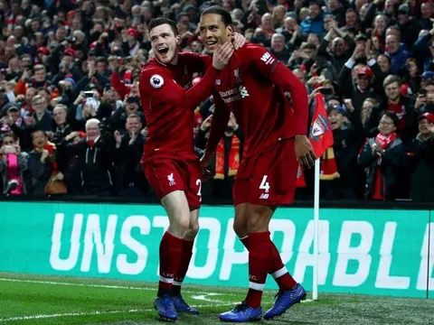 2 cầu thủ Liverpool khiến Neville phải 'hổ thẹn'