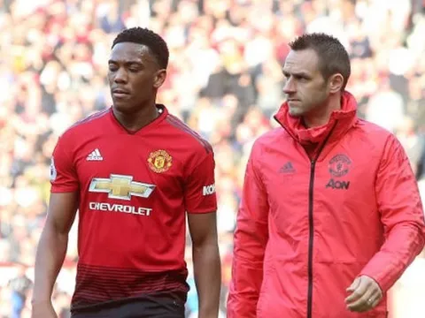 Vừa ghi bàn, sao Man Utd đã dính chấn thương