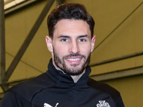 Thành London nóng lên vì sao Newcastle