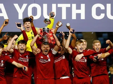 Đây, cách các ''măng non'' Liverpool lấy cảm hứng từ đội một