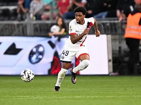 Liverpool vượt Man City vụ thần đồng Ibrahim Mbaye