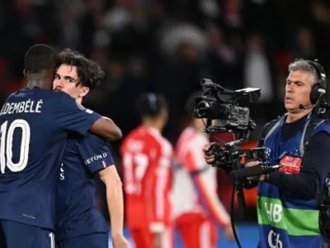 Seedorf chọn Arsenal vô địch sau màn rượt đuổi của PSG và Bayern