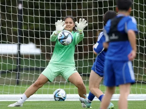 FIFA đổi luật giúp tuyển nữ Afghanistan tái xuất quốc tế