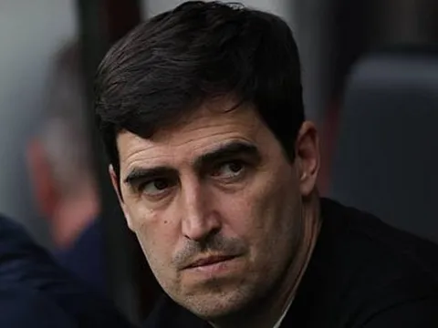 Andoni Iraola sẵn sàng ngồi ghế nóng tại Chelsea