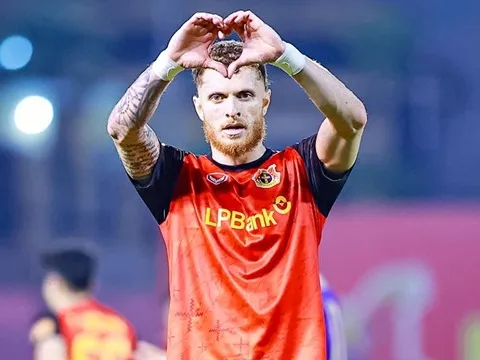 Nguyễn Tài Lộc giúp hàng công tuyển Việt Nam trở nên biến ảo