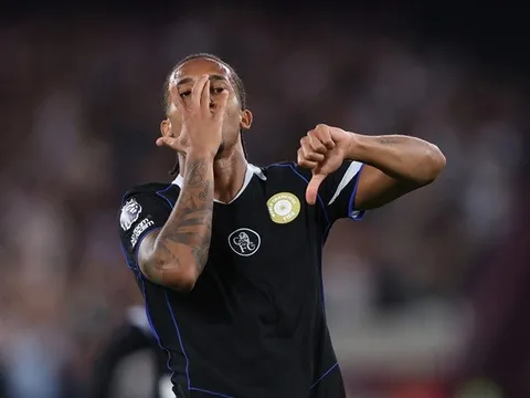 Thay Lewandowski, Barca được khuyên mua sao Chelsea thay vì Alvarez