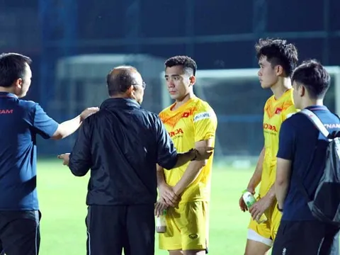 Thua Bahrain, HLV Park Hang-seo nói chuyện riêng với 2 tuyển thủ U23 Việt Nam