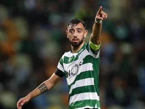 'Siêu cò' chính thức ra tay, Bruno Fernandes ở gần Man Utd hơn bao giờ hết