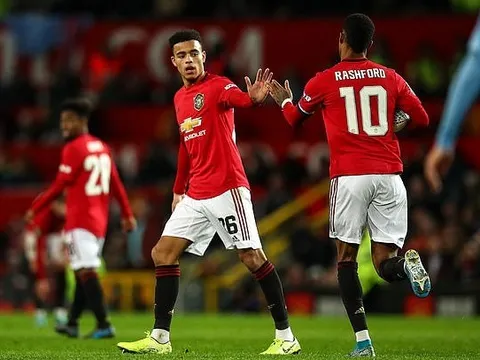 Quá bất ngờ, Man Utd có bộ 3 còn đáng sợ hơn cả Salah - Firmino - Mane