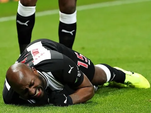 Một trong những hậu vệ biên hay nhất đã kết thúc mùa giải