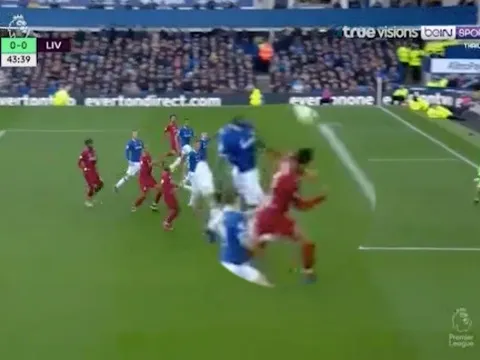 'Van Dijk đáng lý phải làm tốt hơn'