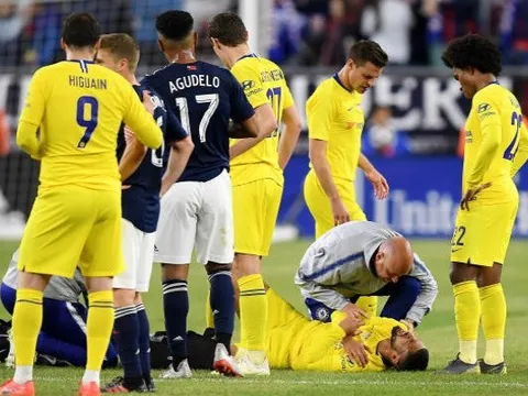 SỐC: Cố đấm ăn xôi, Chelsea hứng chịu tổn thất trước chung kết Europa League