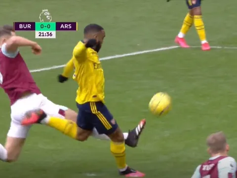 Fan Arsenal điên tiết: "Bán hắn đi, đừng mua ai từ giải đấu đó nữa"