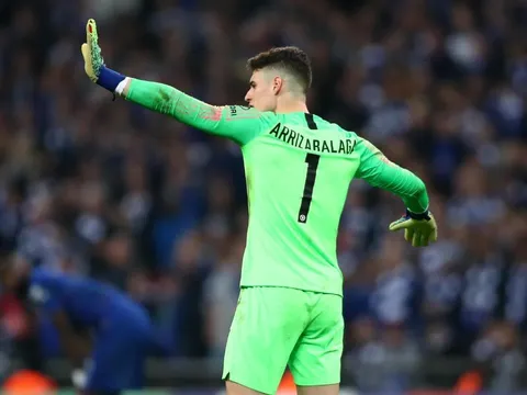 3 câu hỏi của Chelsea trước trận chiến với Tottenham: Sarri có dám 'trảm' Kepa?