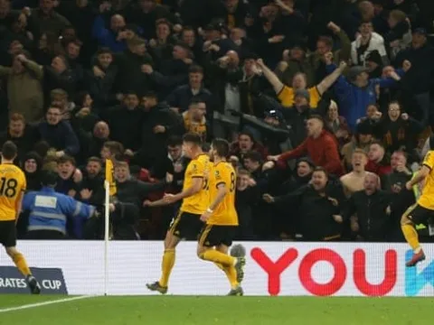 'Cậu ta đã loại bỏ hoàn toàn Luke Shaw'