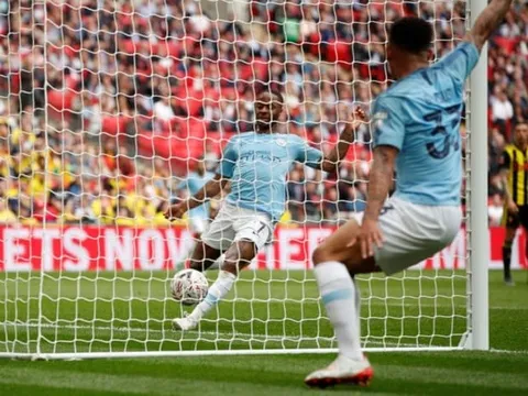 'CĐV Watford chết lặng trên sân Wembley'