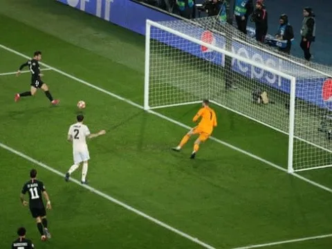 'Đã có sự tranh cãi giữa Young và Lindelof'