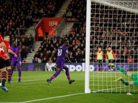 'Có phải Salah đã việt vị, chỉ là ngón chân trái của cậu ấy?'