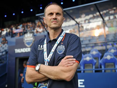 HLV Buriram nói thẳng về trình độ của Công Phượng