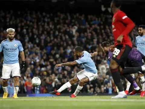Cứ gặp Man Utd, Sterling lại "cóng chân"