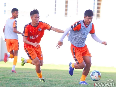 Đức Chinh quay lại tập luyện; Huỳnh Đức "đỏ mắt" tìm ngoại binh cho SHB Đà Nẵng