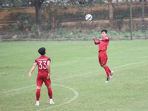 Đến khách sạn Lowry, Odion Ighalo cười 'không nhặt được mồm'