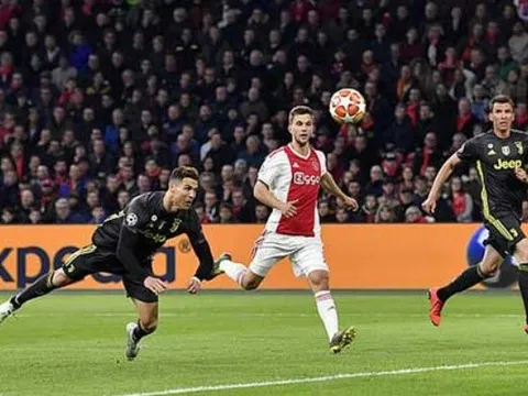 Xé lưới Ajax, Ronaldo xứng danh "máy dội bom" trên không