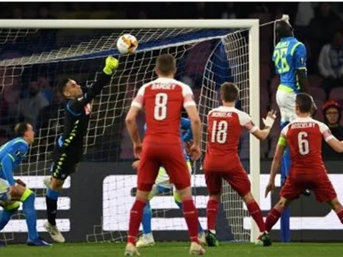 4 điểm nhấn Napoli 0-1 Arsenal: Sự thực dụng của Emery, Lacazette hóa người hùng