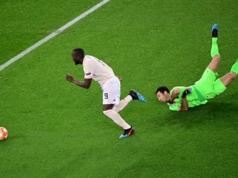 Xé lưới PSG sau 111 giây, Lukaku tạo thống kê ấn tượng với Man Utd