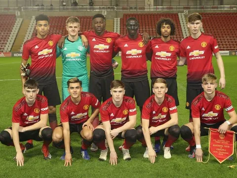 5 sao trẻ ở học viện Man Utd có thể tỏa sáng mùa tới: Alonso và Persie mới