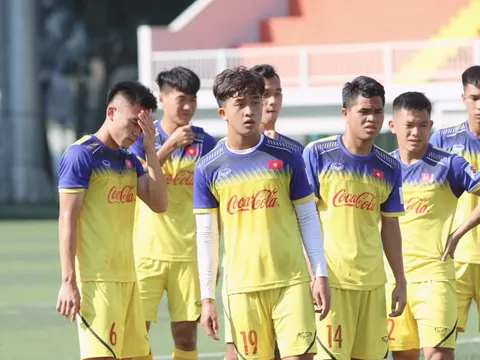 Dân mạng "phát sốt" với độ điển trai của hai tuyển thủ U22 Việt Nam