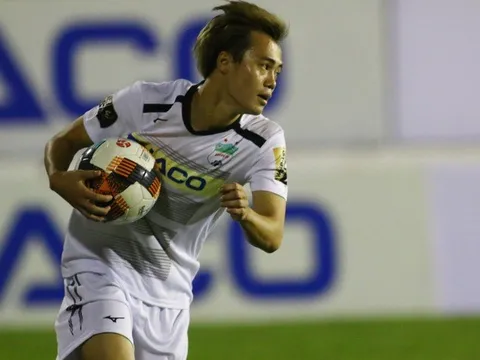 5 điểm nhấn vòng 3 V-League 2019: HAGL bất lực tại Pleiku; Ngọc Hải lại vào bóng thô bạo