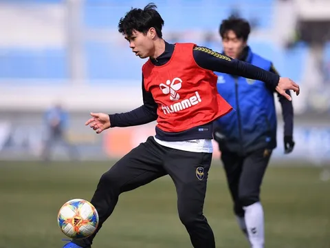 HLV Incheon: "Công Phượng có thể là siêu sao ở Hàn Quốc, nhưng..."