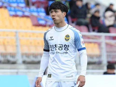 Vì Công Phượng, Fans Việt chê tiền đạo Incheon United là "khúc gỗ"