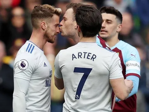SỐC! Tiễn Cardiff xuống hạng, sao Burnley hành động "quá ngọt ngào"