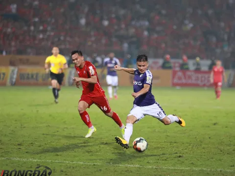 Quang Hải lập siêu phẩm trong ngày Hà Nội đánh bại Hải Phòng dưới "cơn mưa" pháo sáng