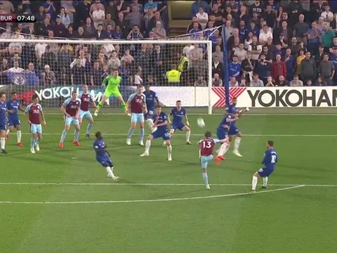 Không ngẫu nhiên Chelsea phải nhận bàn thua thứ 1000 ở Premier League