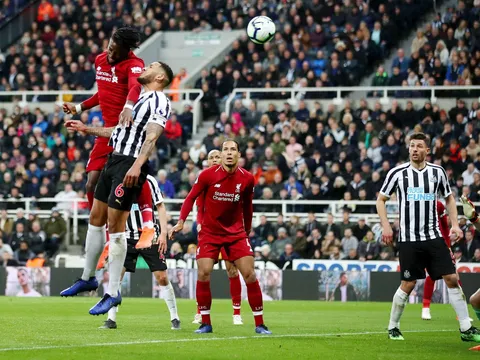 'Cậu ấy đã bật nhảy cao hơn hẳn người theo kèm'