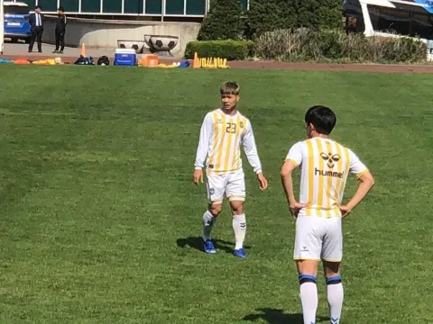 Công Phượng trình kiểu tóc mới, mong đổi vận ở Incheon United