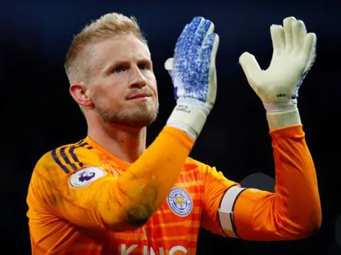 'Tôi vinh dự khi Kompany sút tung lưới, và chúc mừng Man City vô địch'