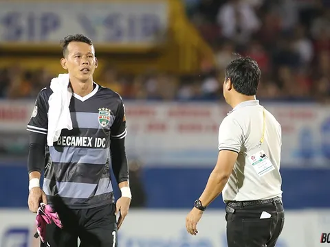 Tấn Trường mắc sai lầm, Hà Nội FC thoát thua trên sân Gò Đậu